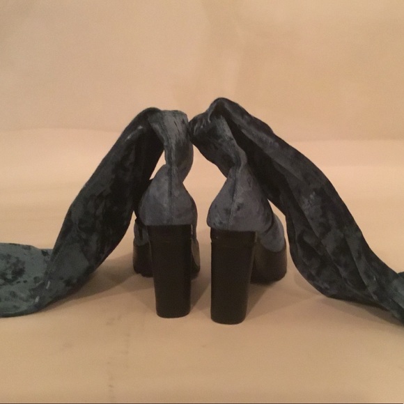 NWOT BLUE  VELVET OVER THE KNEE PLATFORM BOOTS - Picture 3 of 4